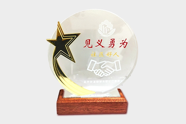 點贊丨“逆行”真英雄，救火顯擔當！