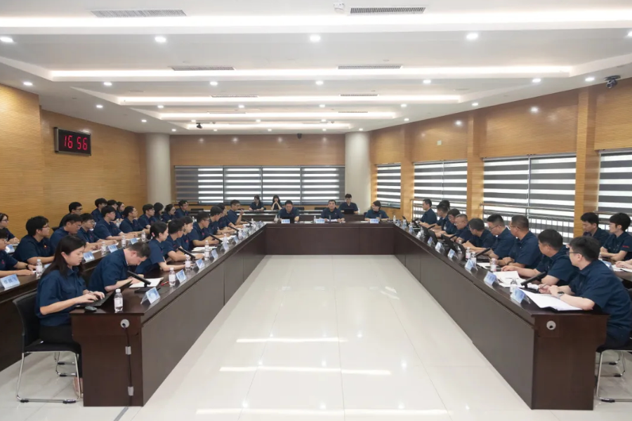 中國重汽集團召開2025屆新員工一線實習工作座談會