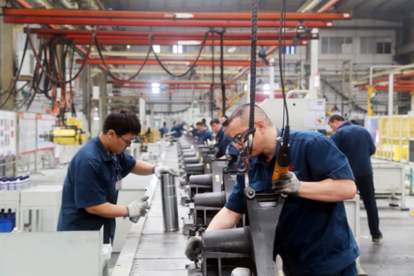 首季開(kāi)門紅丨“加減乘除”搶開(kāi)局 全力以赴創(chuàng)佳績(jī)